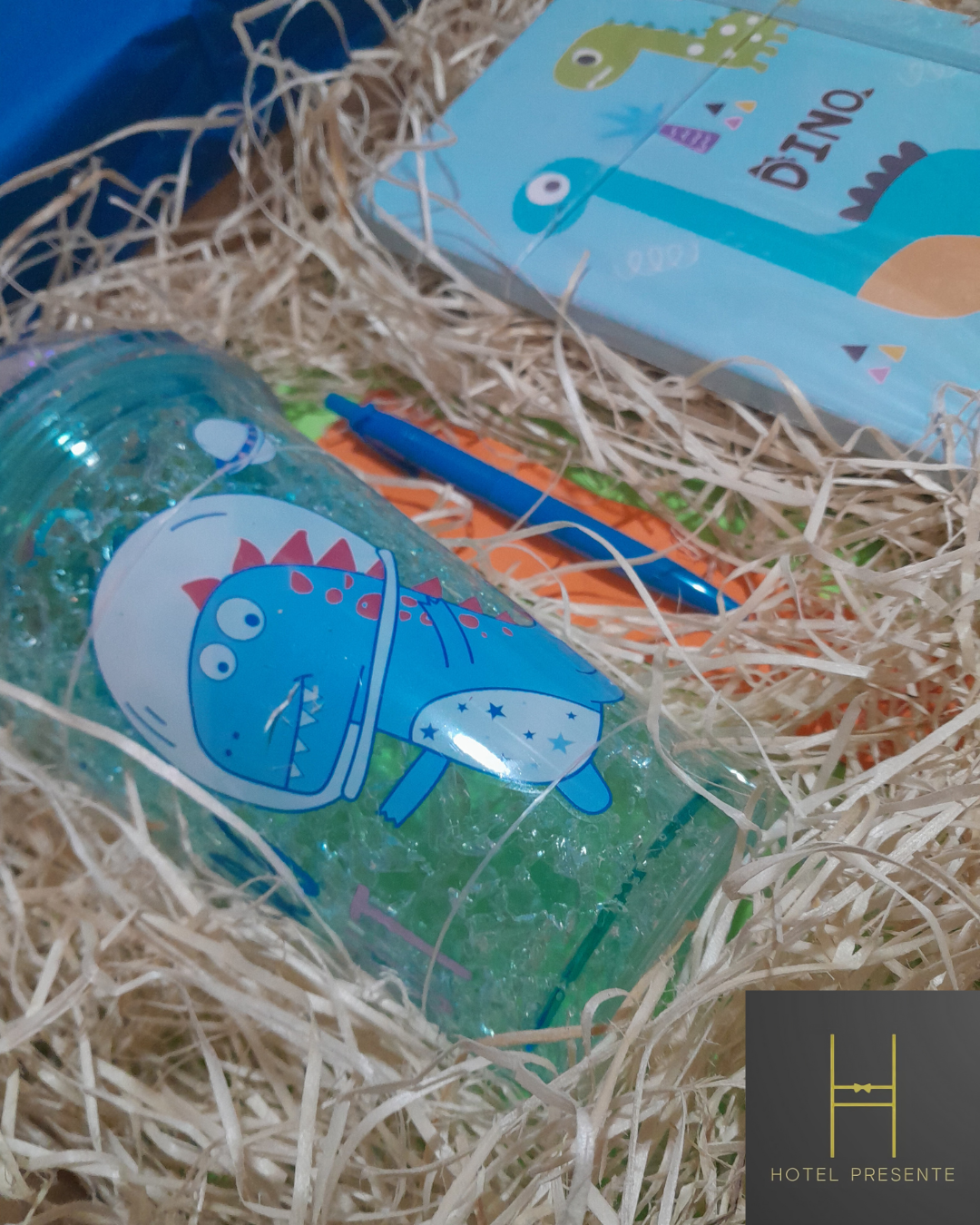 Kit Infantil Dinossauro: Copo, Caderno e Caneta